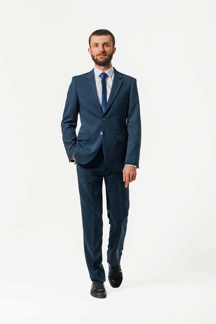 картинка Темно-синий мужской костюм от магазина Одежды+