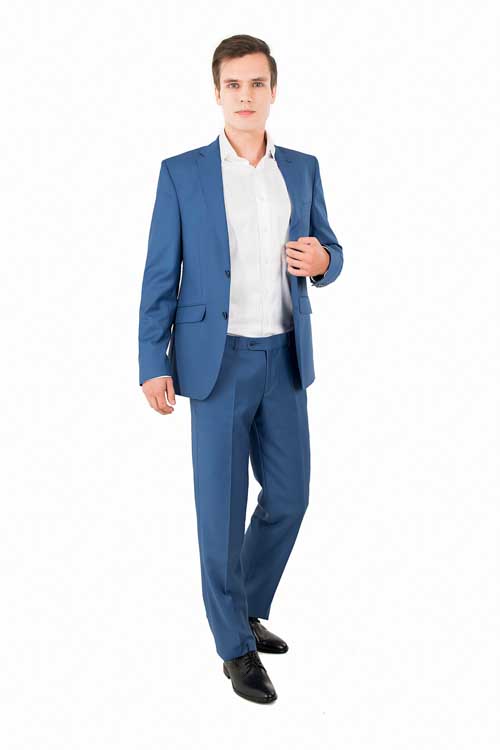 картинка Голубой мужской костюм от магазина Одежды+