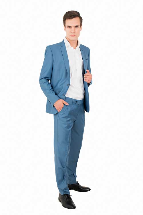 картинка Мужской костюм светло-голубой от магазина Одежды+